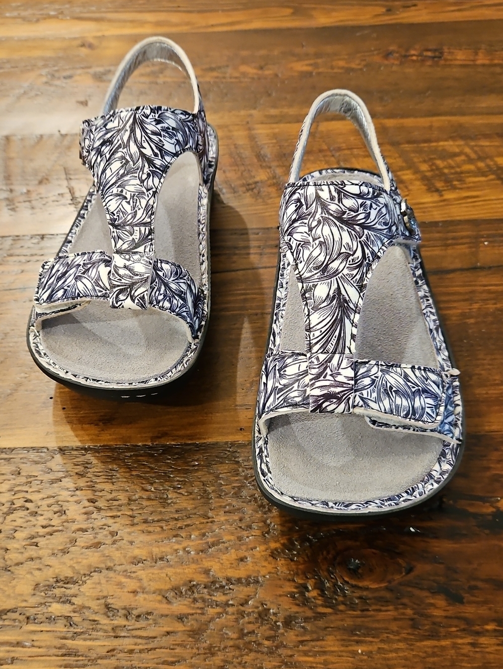 Nwob Alegria Lite Kendra Women’s Floral Print Slingback Sandals in Black & White